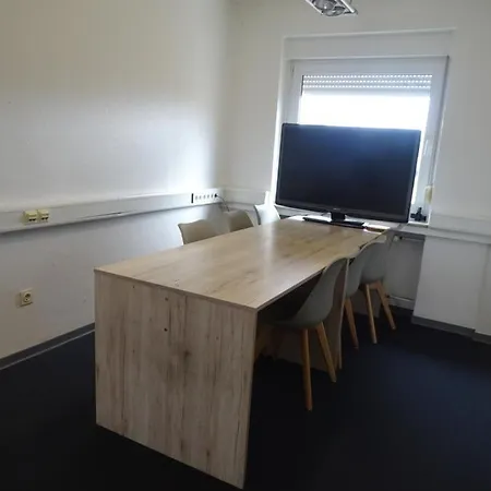2 Monteurwohnung Messewohnung Bis Zu 8 Personen Langenhagen Berliner Allee 26 Eg *